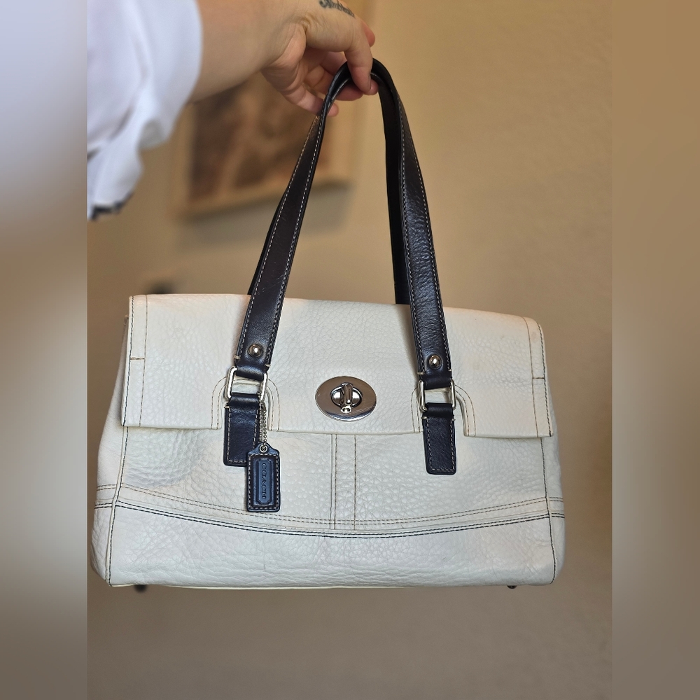 Coach Cream and Black Leather Shoulder Bag